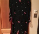 Pakistani shalwar kameez